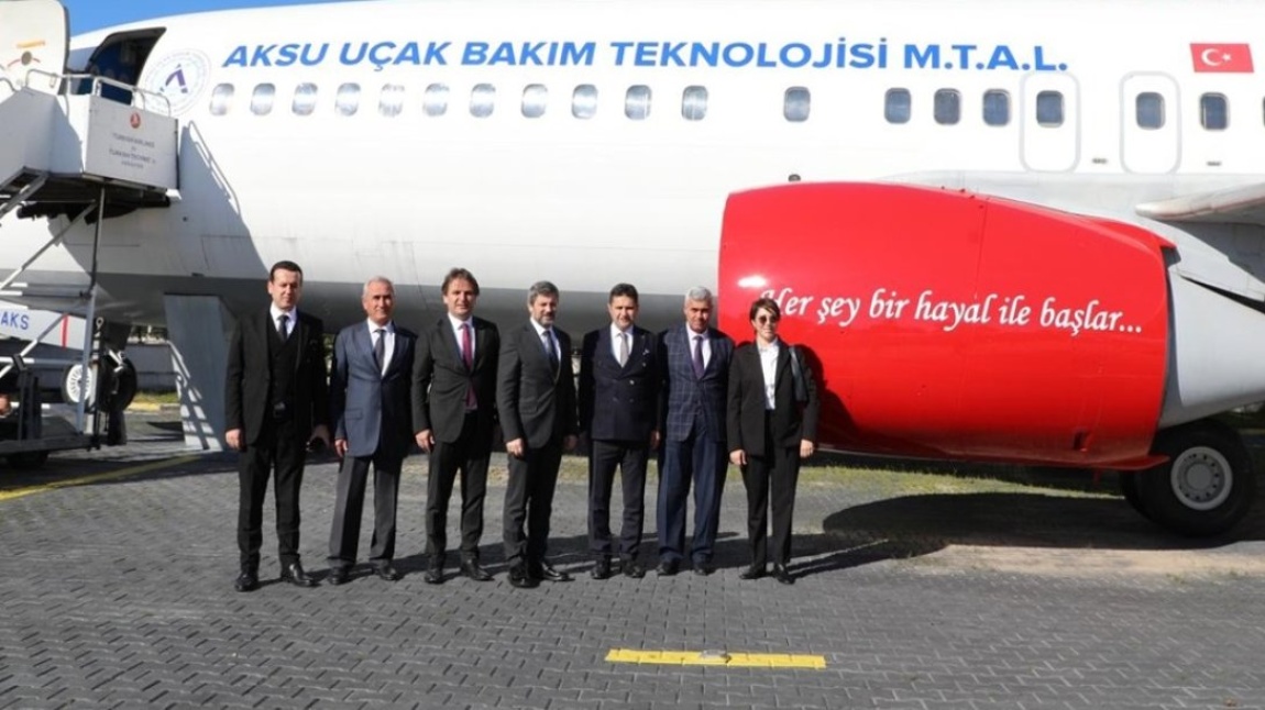 Antalya Aksu Uçak Bakım Teknolojisi Mesleki Ve Teknik Anadolu Lisesini Ziyaret
